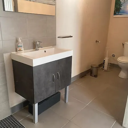 Villa Spacieuse Proche De Marseille Avec Jardin Et Piscine Privee *